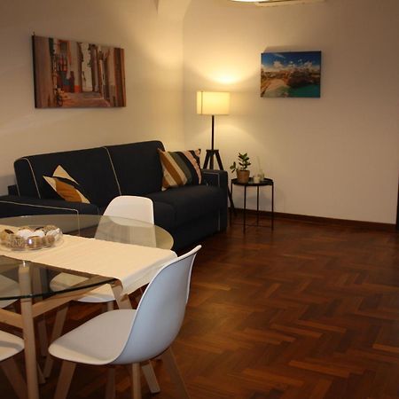 Stefano'S Apartment Бари Экстерьер фото