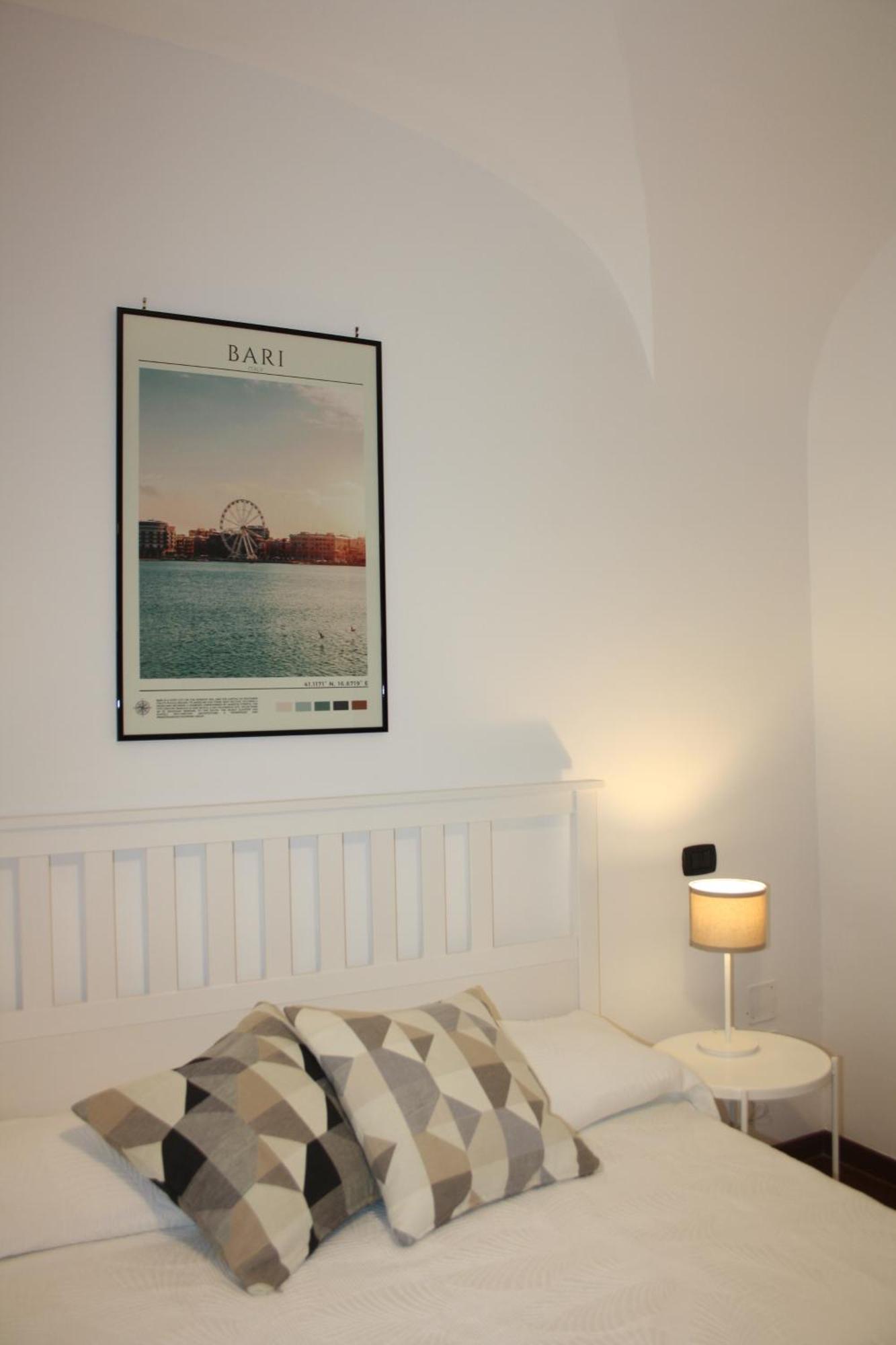 Stefano'S Apartment Бари Экстерьер фото